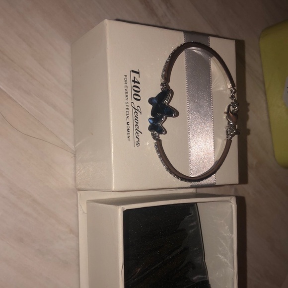 Butterfly crystal bracelet - Picture 4 of 4